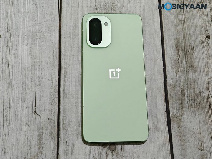 OnePlus 15R Review - Flagship Feel Without the Flagship Price 12 OnePlus 15R Review Design Display Cameras Build Quality 15 1