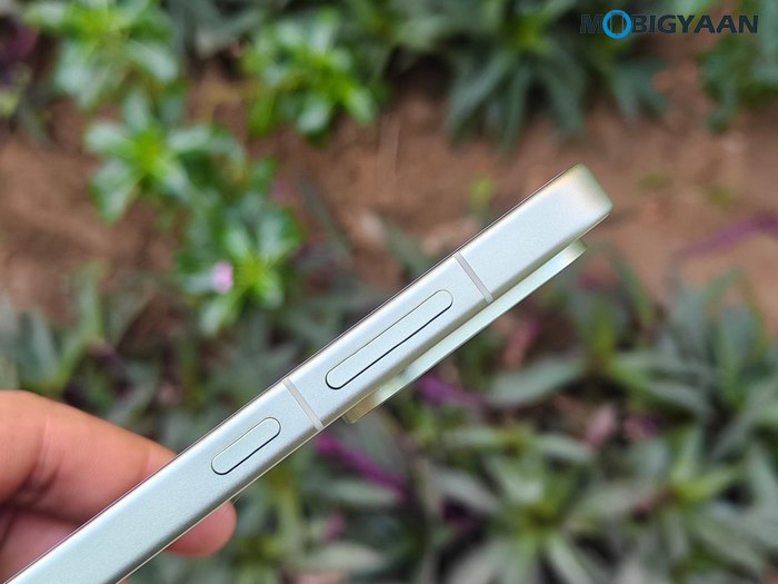 OnePlus 15R Review - Flagship Feel Without the Flagship Price 20 OnePlus 15R Review Design Display Cameras Build Quality 26