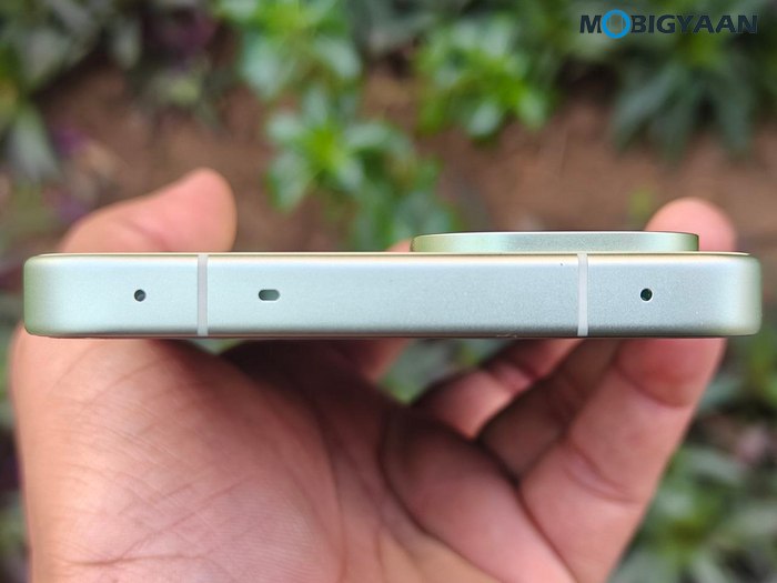 OnePlus 15R Review - Flagship Feel Without the Flagship Price 22 OnePlus 15R Review Design Display Cameras Build Quality 28