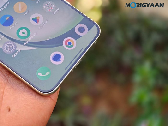 OnePlus 15R Review - Flagship Feel Without the Flagship Price 7 OnePlus 15R Review Design Display Cameras Build Quality 33