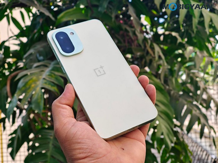 OnePlus 15R Review - Flagship Feel Without the Flagship Price 23 OnePlus 15R Review Design Display Cameras Build Quality 34