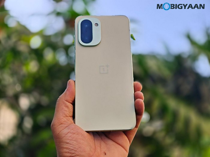 OnePlus 15R Review - Flagship Feel Without the Flagship Price 3 OnePlus 15R Review Design Display Cameras Build Quality 35