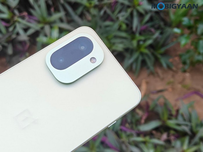 OnePlus 15R Review - Flagship Feel Without the Flagship Price 5 OnePlus 15R Review Design Display Cameras Build Quality 36