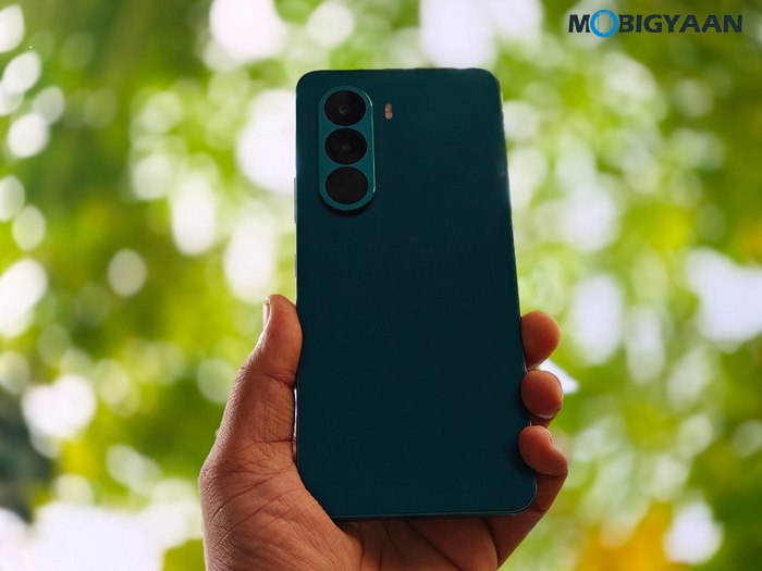 realme P4x 5G Hands-On and First Impressions 9 realme P4x 5G Review Design Display Cameras Build Quality 1