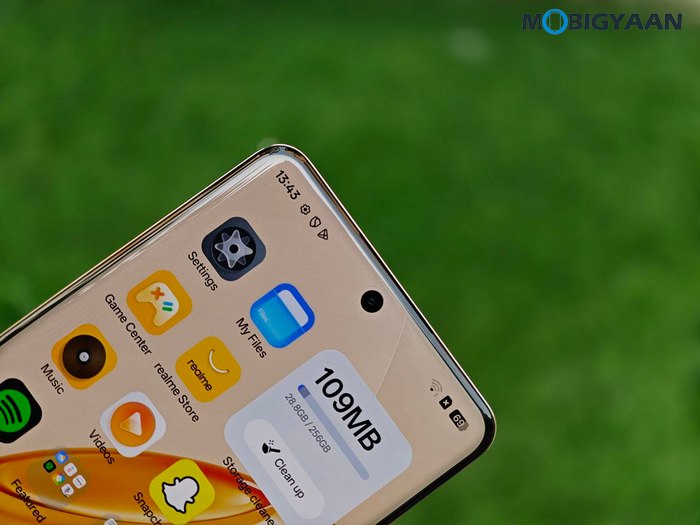 realme 16 Pro Review Design Display Cameras Build Quality 22