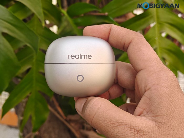realme Buds Clip Review - A Comfortable Take on Open-Ear Audio 17 realme Buds Clip Review Design 2