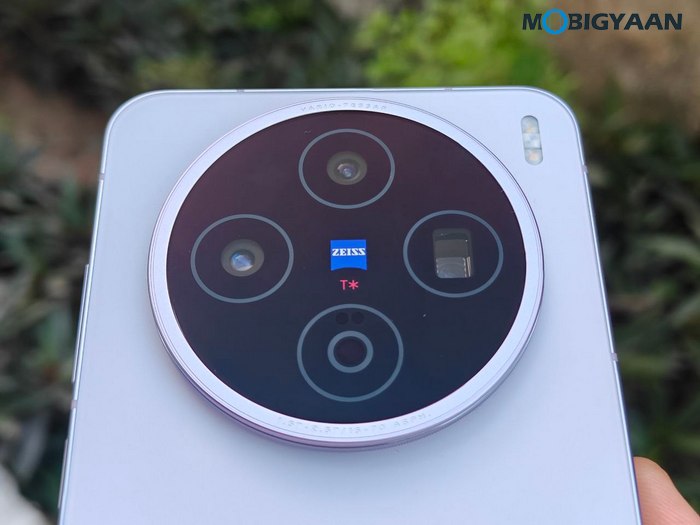 vivo X200T - Hands-On and First Impressions 34 vivo X200T Review Desgin Display Cameras Build Quality 30