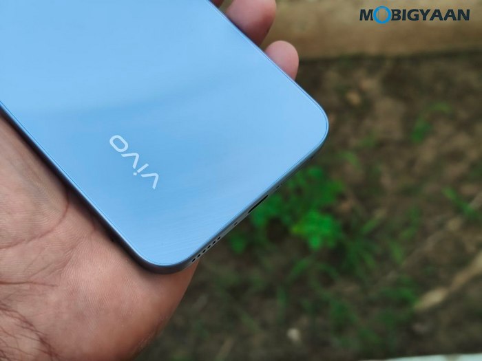 vivo T5 Pro 5G - Hands-On and First Impressions: Massive 9020mAh Battery Meets Gaming Power 6 vivo T5 Pro 5G Review Design Display Cameras Build Quality 1