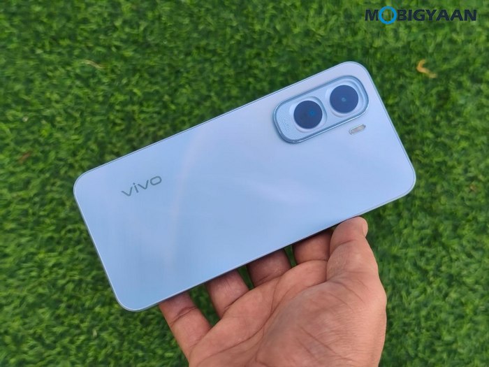 vivo T5 Pro 5G - Hands-On and First Impressions: Massive 9020mAh Battery Meets Gaming Power 2 vivo T5 Pro 5G Review Design Display Cameras Build Quality 13