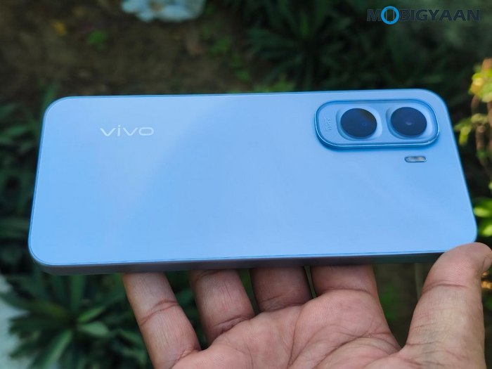 vivo T5 Pro 5G - Hands-On and First Impressions: Massive 9020mAh Battery Meets Gaming Power 5 vivo T5 Pro 5G Review Design Display Cameras Build Quality 15