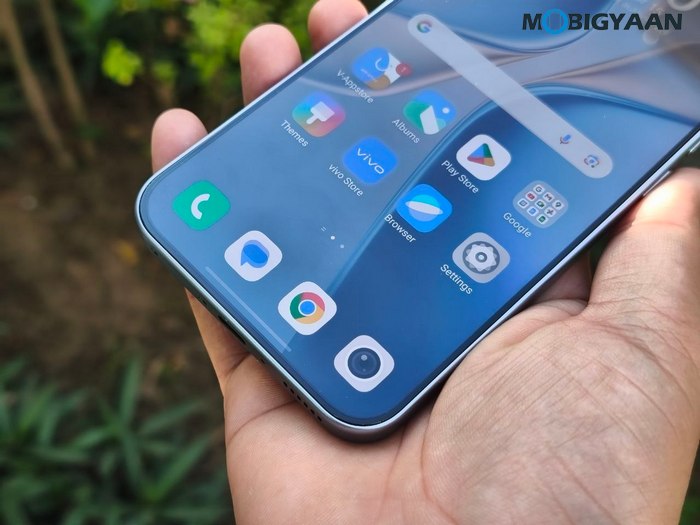 vivo T5 Pro 5G - Hands-On and First Impressions: Massive 9020mAh Battery Meets Gaming Power 19 vivo T5 Pro 5G Review Design Display Cameras Build Quality 17