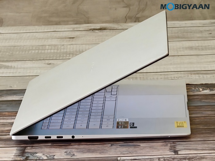 ASUS Zenbook S16 UM5606GA Review Design Display Build Quality 33