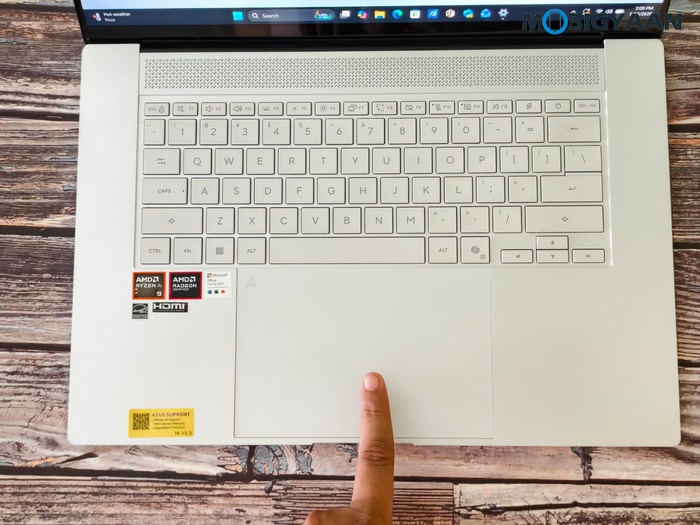 ASUS Zenbook S16 UM5606GA Review Design Display Build Quality 36
