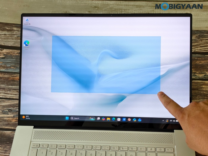 ASUS Zenbook S16 UM5606GA Review Design Display Build Quality 38