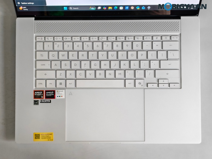 ASUS Zenbook S16 UM5606GA Review Design Display Build Quality 7