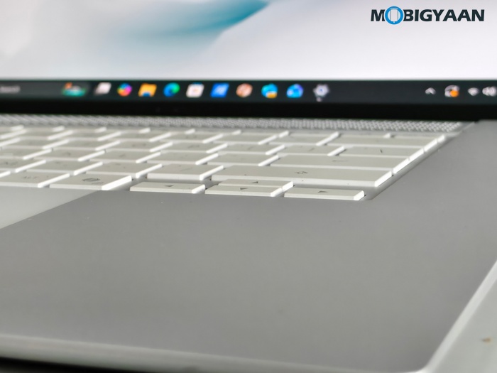 ASUS Zenbook S16 UM5606GA Review Design Display Build Quality 8
