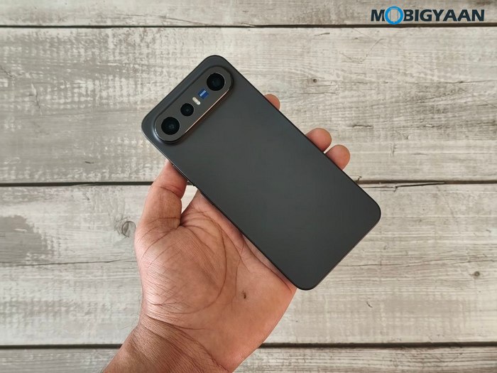 vivo X300 FE Review Design Display Cameras Build Quality 11