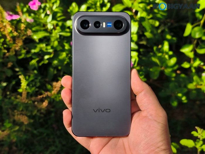 vivo X300 FE Review Design Display Cameras Build Quality 18