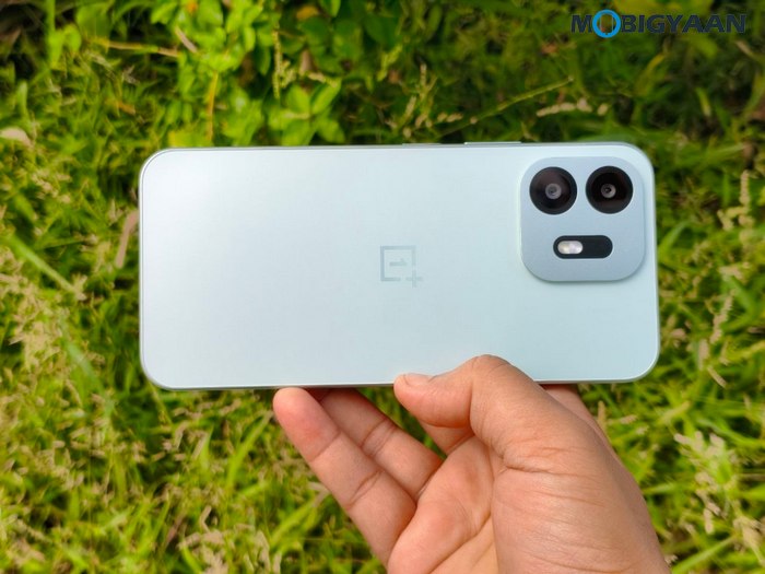 OnePlus N6 Review Unboxing USB Cable Charger 3