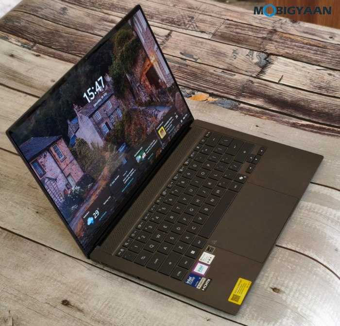 ASUS Zenbook S14 Review UX5406AA Design Display Build Quality 3