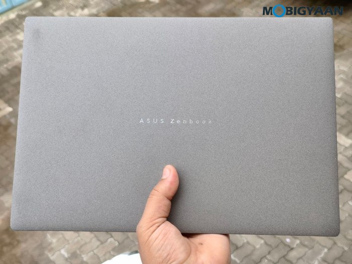 ASUS Zenbook S14 Review UX5406AA Design Display Build Quality 30