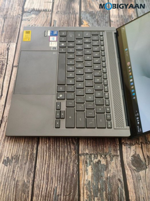 ASUS Zenbook S14 Review UX5406AA Design Display Build Quality 49
