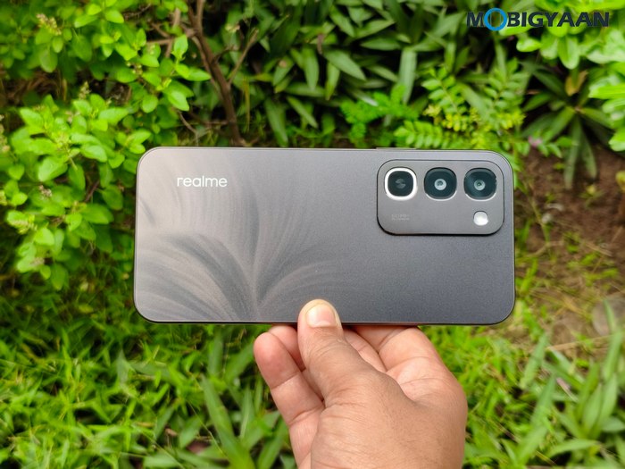 realme 16x 5G Review - Design, Display, Cameras, Build Quality