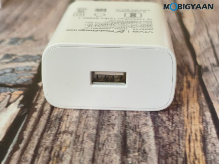 vivo S2 Review Unboxing FlashCharge 44W Fast Charger 3