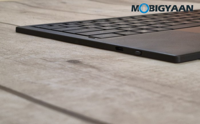 ASUS Zenbook DUO Review UX8407AA Design Display Build Quality 39