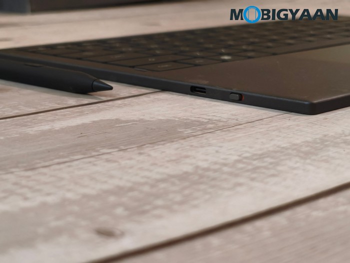 ASUS Zenbook DUO Review UX8407AA Design Display Build Quality 42