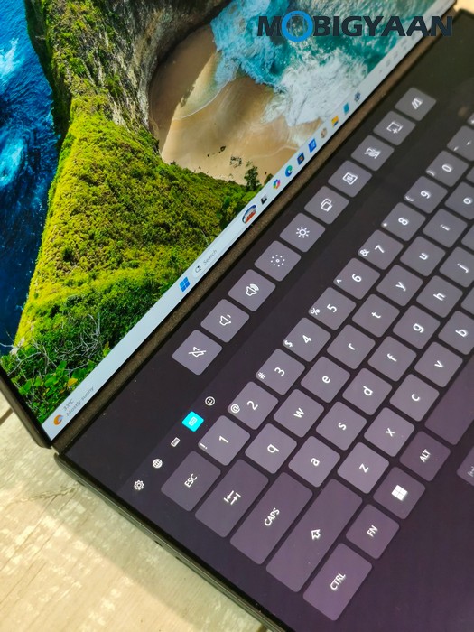 ASUS Zenbook DUO Review UX8407AA Design Display Build Quality 52