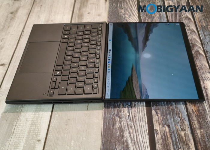ASUS Zenbook DUO Review UX8407AA Design Display Build Quality 59