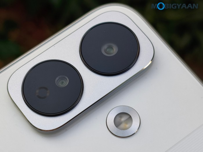 POCO X8 Review Design Display Cameras Build Quality 3
