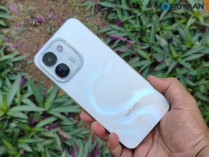 vivo S2 FE Review Design Display Cameras Build Quality 11