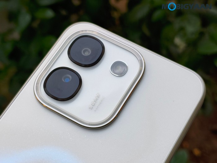 vivo S2 FE Review Design Display Cameras Build Quality 18